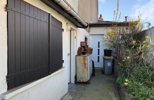 Petit-Ivry House | Pavillon Dans une Cours Privée et Végétale à 10 min de Paris, Idéal Durant L'été