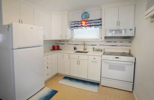 Wildwood Apartment | "Paw"sitively Amazing Dog Friendly-Beach Block
