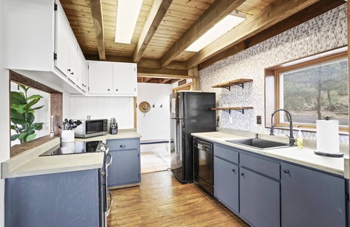 Payson House | Payson perfection. Vast views. Pickleball courts!