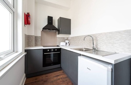 Abingdon Apartment | PBC | Large Studio - Earl's Court 119 - EC6