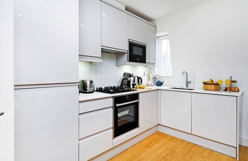 Colville Apartment | PBC | Luxury Two Bedroom Apartment in Soho GT14