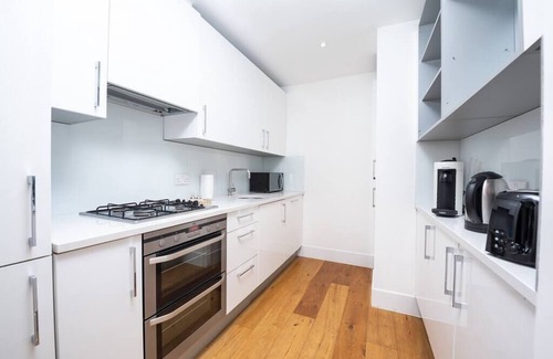 Camden Town with Primrose Hill Apartment | PBC | One Bedroom Apartment with Balcony JT4