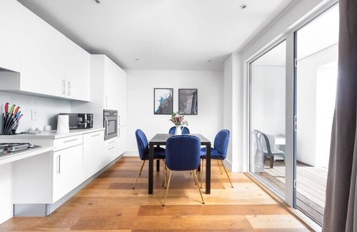Camden Town with Primrose Hill Apartment | PBC | One Bedroom Apartment with Balcony JT6