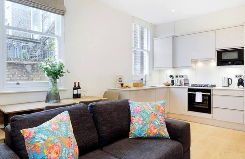 Colville Apartment | PBC | One Bedroom Apartment in Soho GT6
