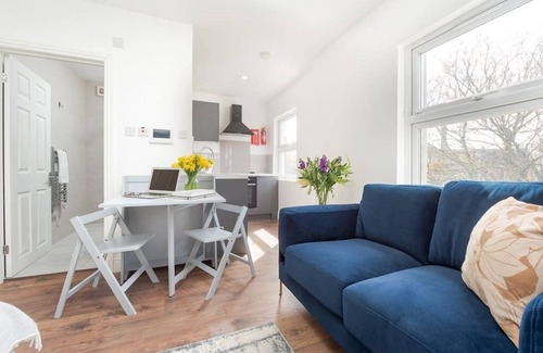 West Kensington Apartment | PBC | Studio Apartment Earl's Court 119 EC7