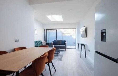 Colville Apartment | PBC | Studio Apartment in Richmond (RICH1)