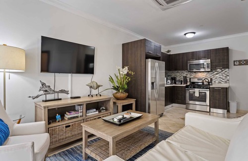 Washington Condo | PC301 - Pool View - Perfect for a couple - Close to Palm Beach - 1BR