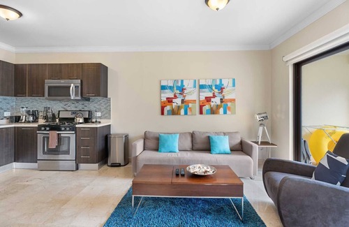 Washington Condo | PC312 - Pool View - 1BR Perfect for a couple - Close to Palm Beach