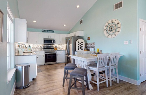 Leeward Sands House | PC625 Private Pool, Golf Cart Included, Boat Parking, Pet Friendly