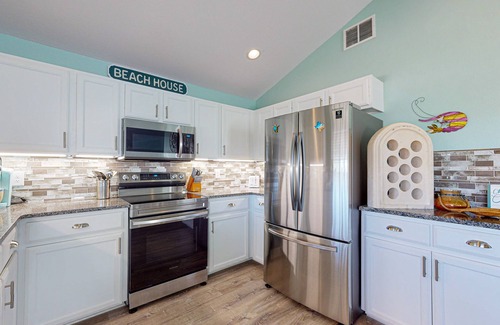 Leeward Sands House | PC625 Private Pool, Golf Cart Included, Boat Parking, Pet Friendly