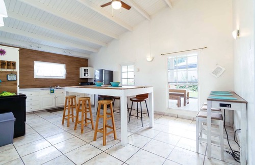Pos Chiquito House | PCH23N - Close to Mangel Halto - Breezy Getaway 3BR