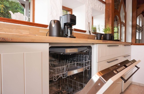 Gnarrenburg Cottage | Peace and quiet under thatched roof with sauna, whirlpool and fireplace