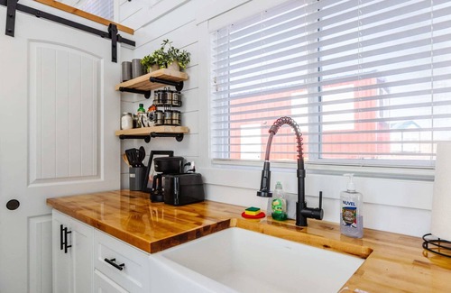 Apple Valley Apartment | Peace and Tranquility private hot tub,deck,and bbq