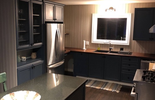 Minden Cottage | Peace & Privacy on 10 acres with full game room and fireplace