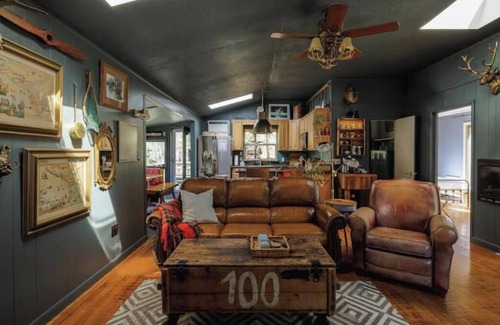 Prescott Cabin | Peace & Quiet at a serene off-grid forest cabin near Lynx Lake!