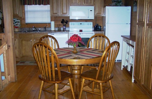 Celina Cabin | Peace & quiet just 5 minutes from Holly Creek Marina on Dale Hollow Lake!