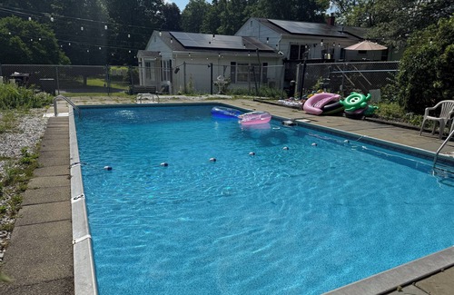 Goshen Apartment | Peaceful 1-bedroom Suite in Goshen NY, 5 mins from Legoland! AC, Wi-fi, Pool inc