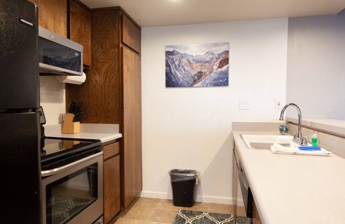 Mammoth Lakes Condo | Peaceful 1 br/1ba condo for your mountain stay