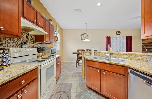 Nichols House | Peaceful 3/2 Family & Pet Friendly Home + Washer/Dryer/Coffee