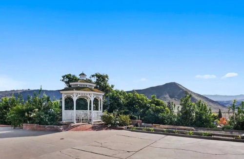 Camarillo House | Peaceful 3 bedroom ranch house