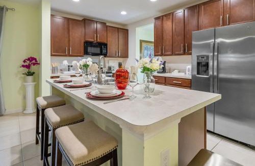 Loughman Villa | Peaceful 3 bedrooms villa with Beautiful view and paver