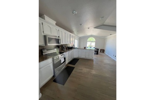 Paso Robles House | Peaceful 4 Bedroom Farm Stay at Whispering Vines