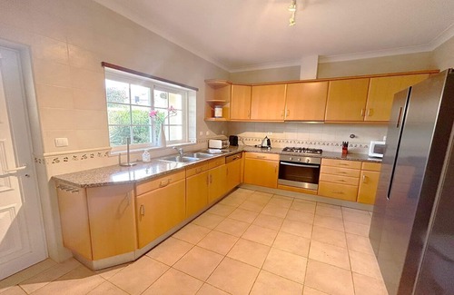 Albardeira House | Peaceful 4 Bedroom Villa w/Private Pool, 15 min walk to Lagos Marina, Wifi,A/C