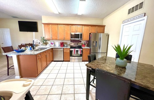 Crescent Lakes House | Peaceful 4BA/2BA home located in Central Florida!
