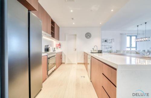 Dubai Apartment | Peaceful 4BR Penthouse with Assistant Room at Le Pont Jumeirah by Deluxe Holiday Homes