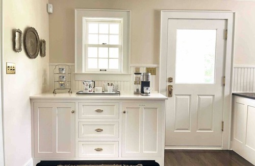 Hillsboro House | Peaceful and Beautiful Farm Stay Retreat Near Rocky Fork Lake