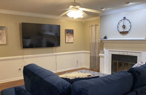 Valdosta House | Peaceful and Charming 3-bedroom Sanctuary