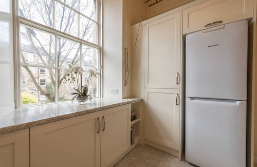 Newington Apartment | Peaceful and convenient apartment ideally situated