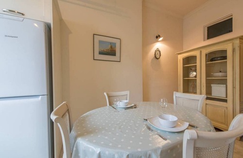 Newington Apartment | Peaceful and convenient apartment ideally situated