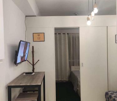 Amadeo Apartment | Peaceful and Relaxing Suite at Cool Residences Tagaytay