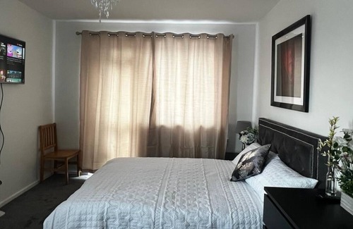 Stepney Green Apartment | Peaceful Apartment