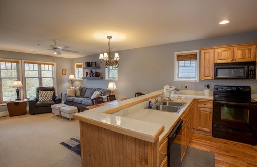 Foscoe Condo | Peaceful Blue Ridge Getaway at Echota