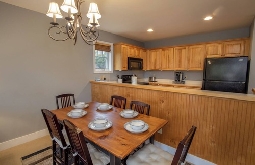 Foscoe Condo | Peaceful Blue Ridge Getaway at Echota