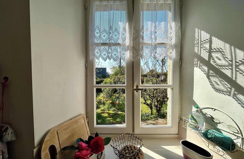 Tredrez-Locquemeau House | Peaceful Breton cottage for 4