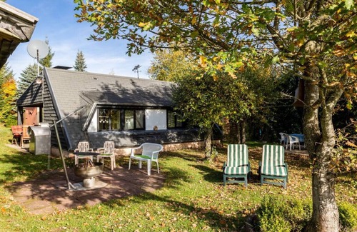 Ferienhausgebiet Hillenseifen House | Peaceful Bungalow Garden Fireplace Self Check-in
