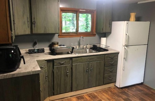 Westphalia Cabin | Peaceful Cabin By The Lake