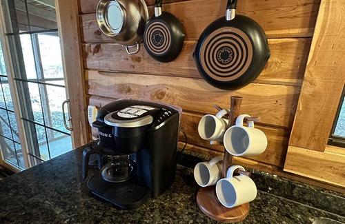Pleasant Grove Cabin | Peaceful Cabin Retreat near Mountain View, AR