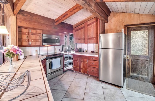 Los Gatos Cabin | Peaceful cabin with Great Views and WiFi in Redwood Retreat