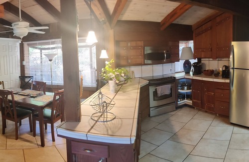 Los Gatos Cabin | Peaceful cabin with Great Views and WiFi in Redwood Retreat