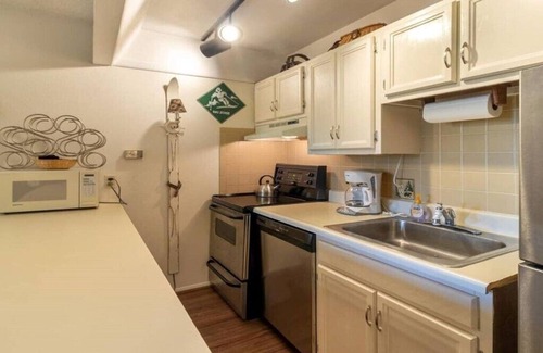 Winter Park Condo | Peaceful condo on river in downtown WP w/pool