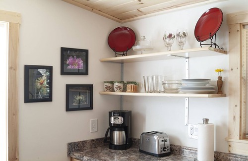 Colfax House | Peaceful Cottage Between Lake Tahoe & Sacramento