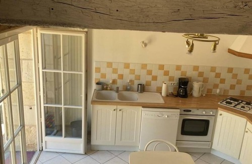 Saint-Epain Cottage | Peaceful Cottage in Touraine with Private Garden