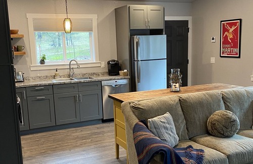 Redding Cottage | Peaceful Cottage just minutes from walking trails and Sundial Bridge