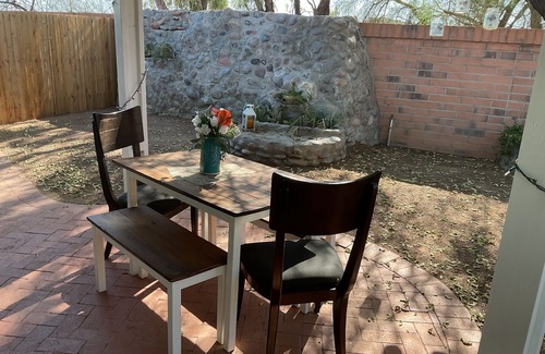 Viewpoint Cottage | Peaceful cottage with courtyard in Green Valley AZ with AC, WiFi, and DirecTV.