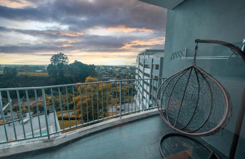 Larut Apartment | Peaceful Cozy Homestay near Taiping Lake Garden with Netflix and Games