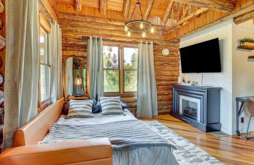 Blissfield Apartment | Peaceful Creekside North Studio with Fire Pit